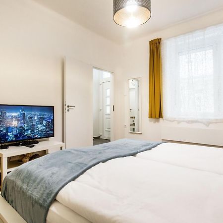 Quiet And Cozy Apartment Near The Danube Boedapest Buitenkant foto